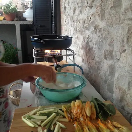 Porchiano Del Monte 3*