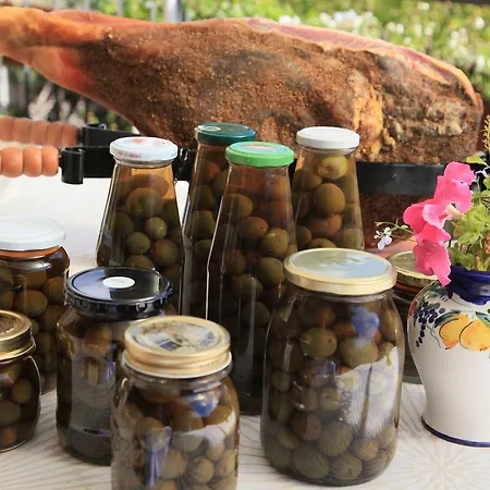 Porchiano Del Monte 3*